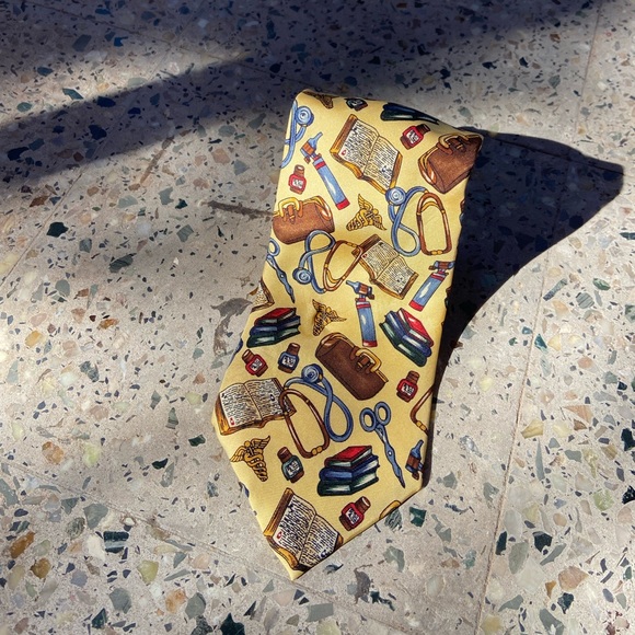 Alynn Neckwear Neck Tie. - Picture 4 of 7
